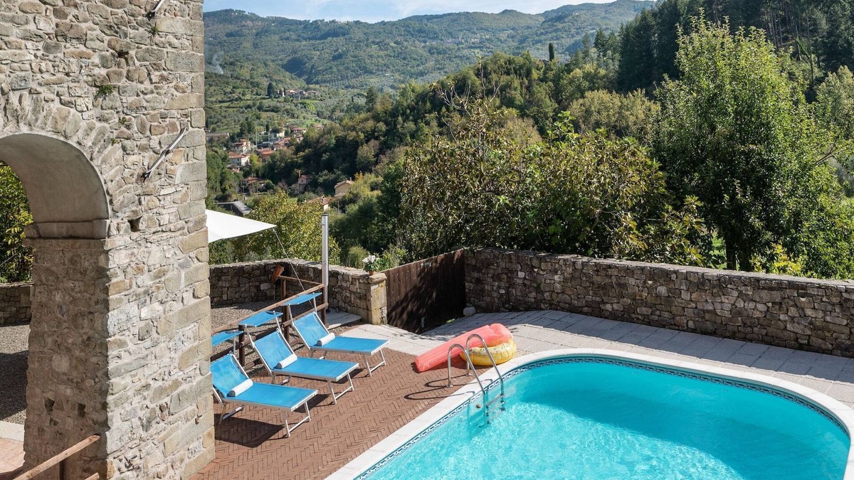 Argigliano Apartment | Cozy Casola Retreat with WiFi