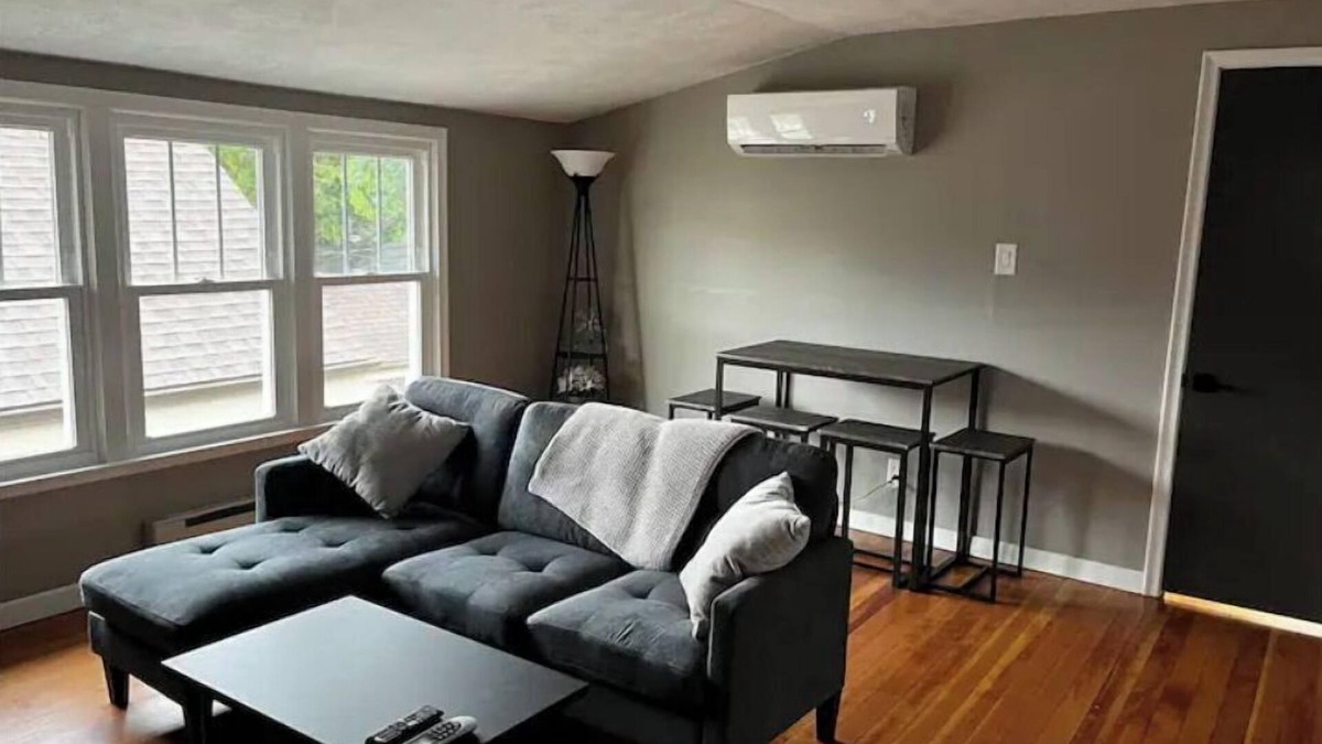 Sioux Falls House | Cozy Cathedral View- Upper