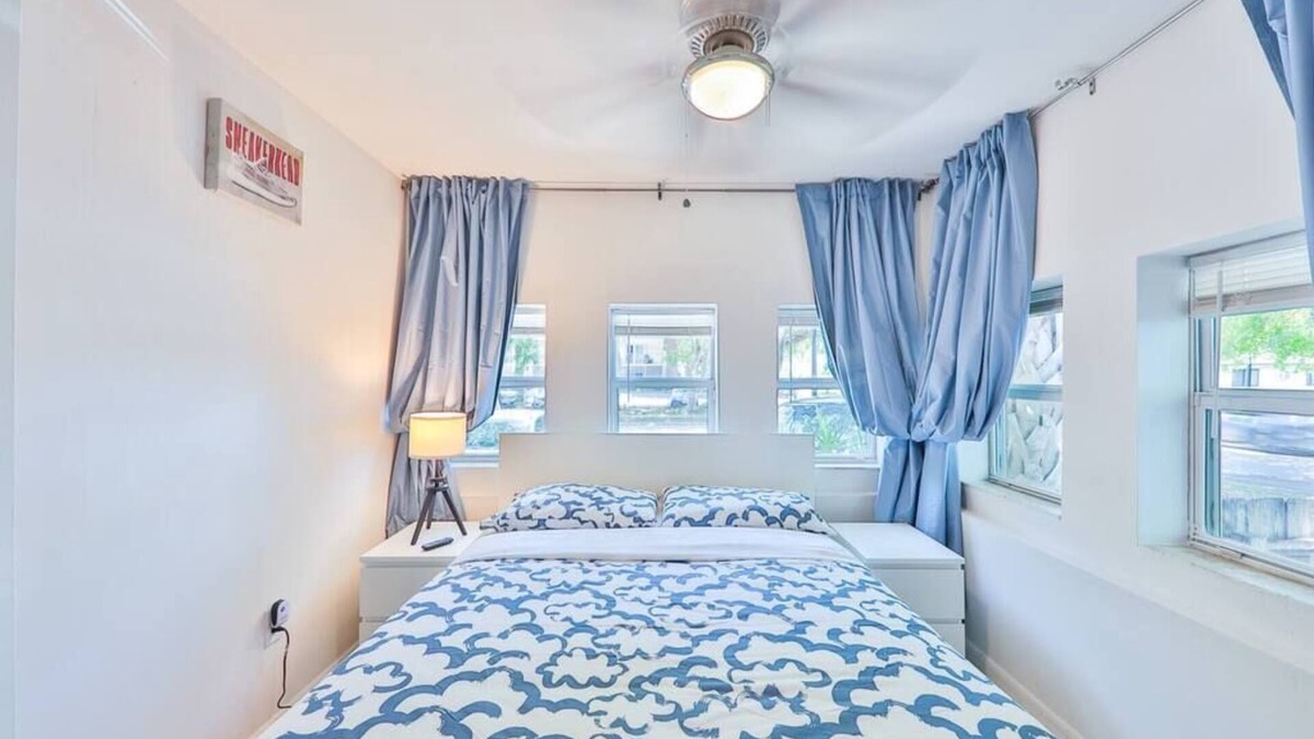 Parkside House | Cozy Cave House
