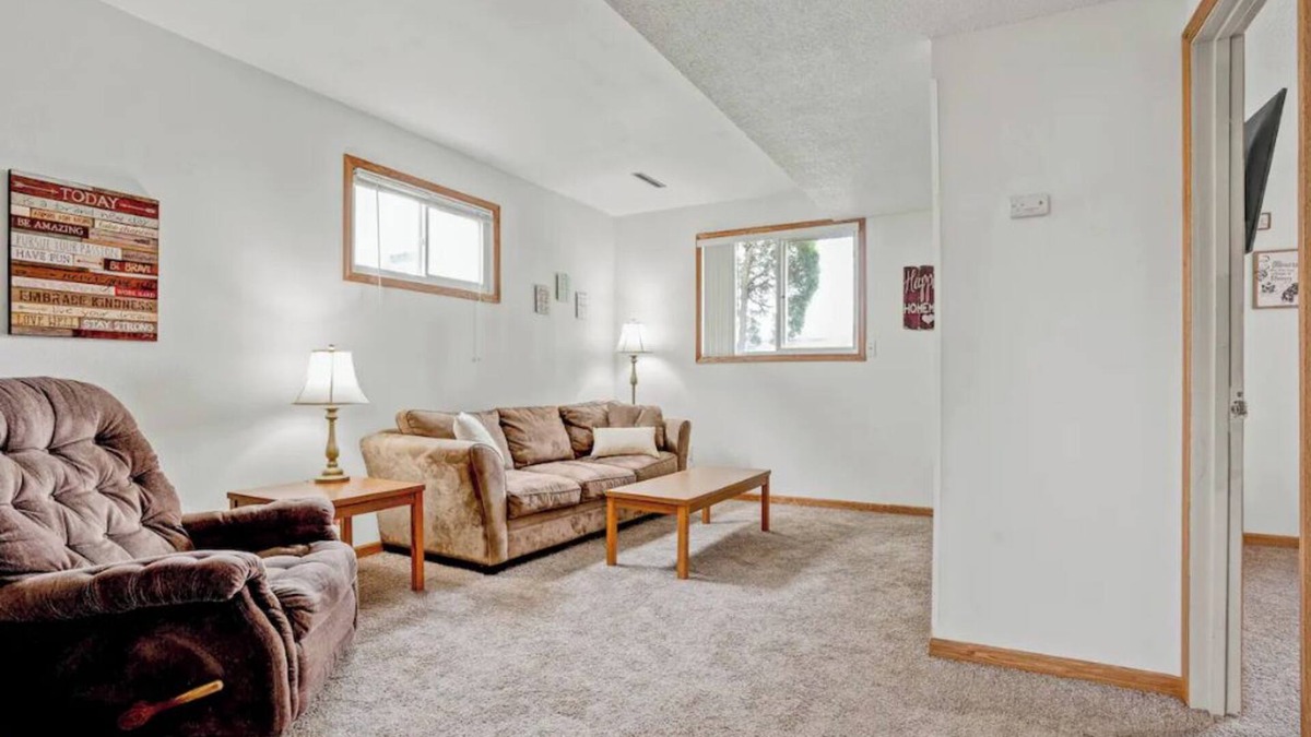 Southwest Area Apartment | Cozy Cedar Rapids Getaway - Mother in Law Suite
