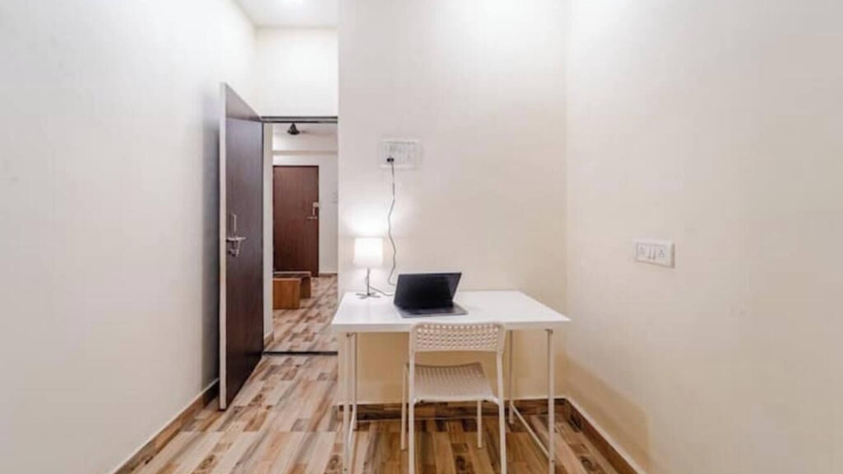 Khar Apartment | Cozy Central 1BHK in Bandra W
