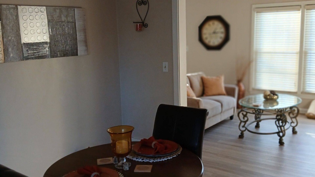 South Kansas City House | Cozy - Centrally Located 2-bedroom house