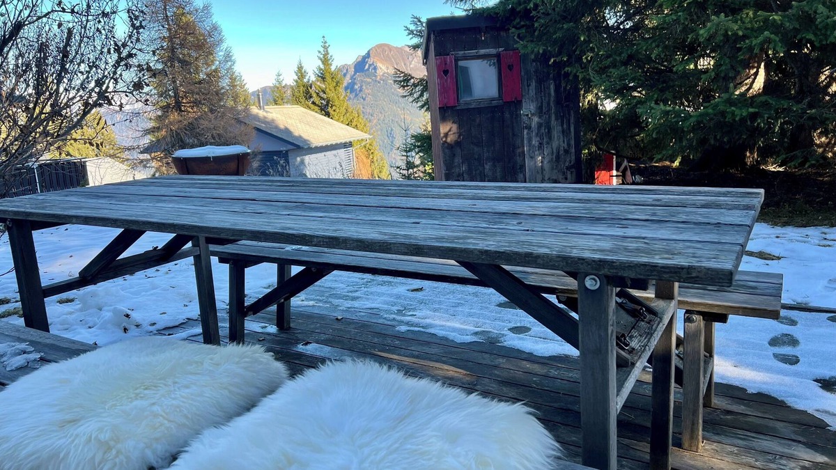 Malix Ski Chalet | Cozy chalet at 1600 meters altitude (near ski lift)