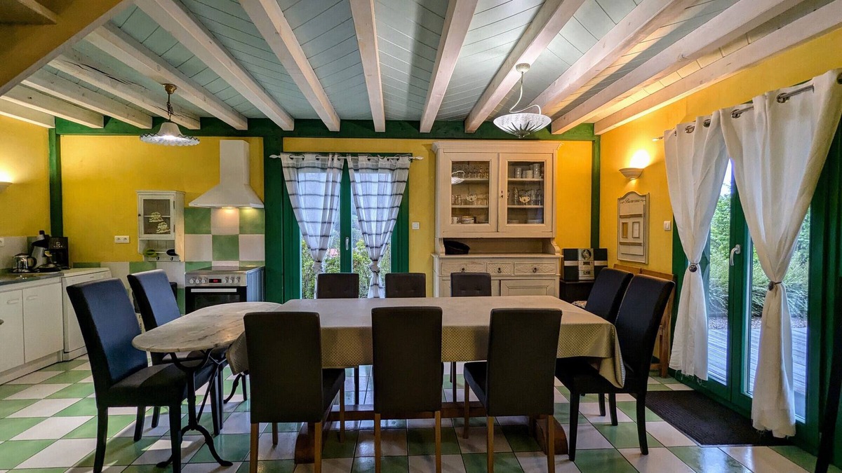 Fresse-sur-Moselle Cottage | Cozy chalet with spa and sauna, pets allowed