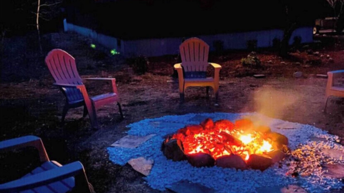 Kimball Lake Shores Cabin | Cozy Chalet, Hot Tub, <30min to N. Conway, Pets ok