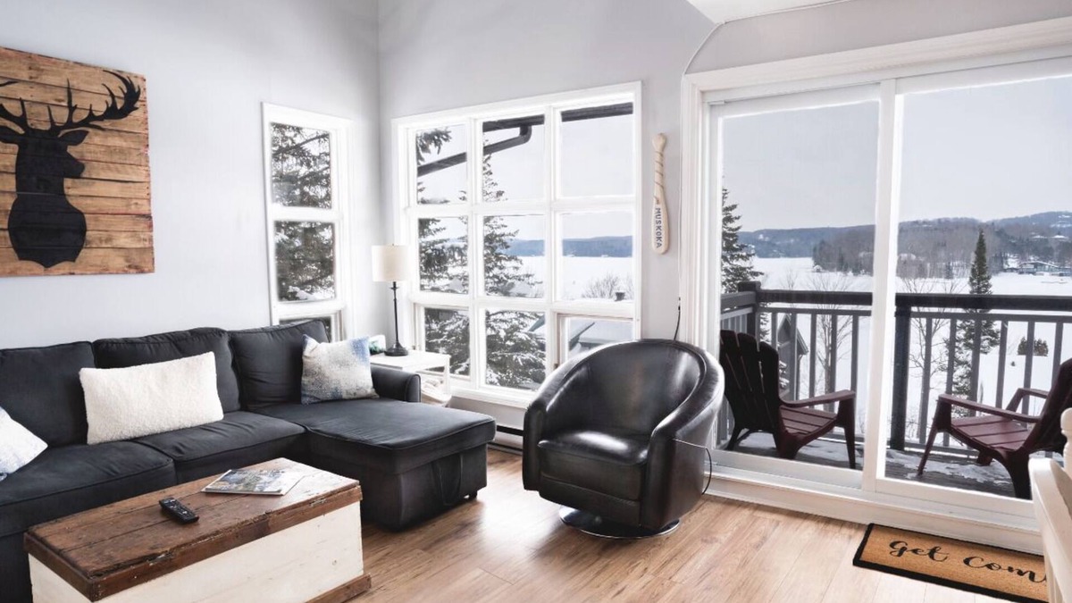 Huntsville Ski Chalet | Cozy Chalet overlooking the lake