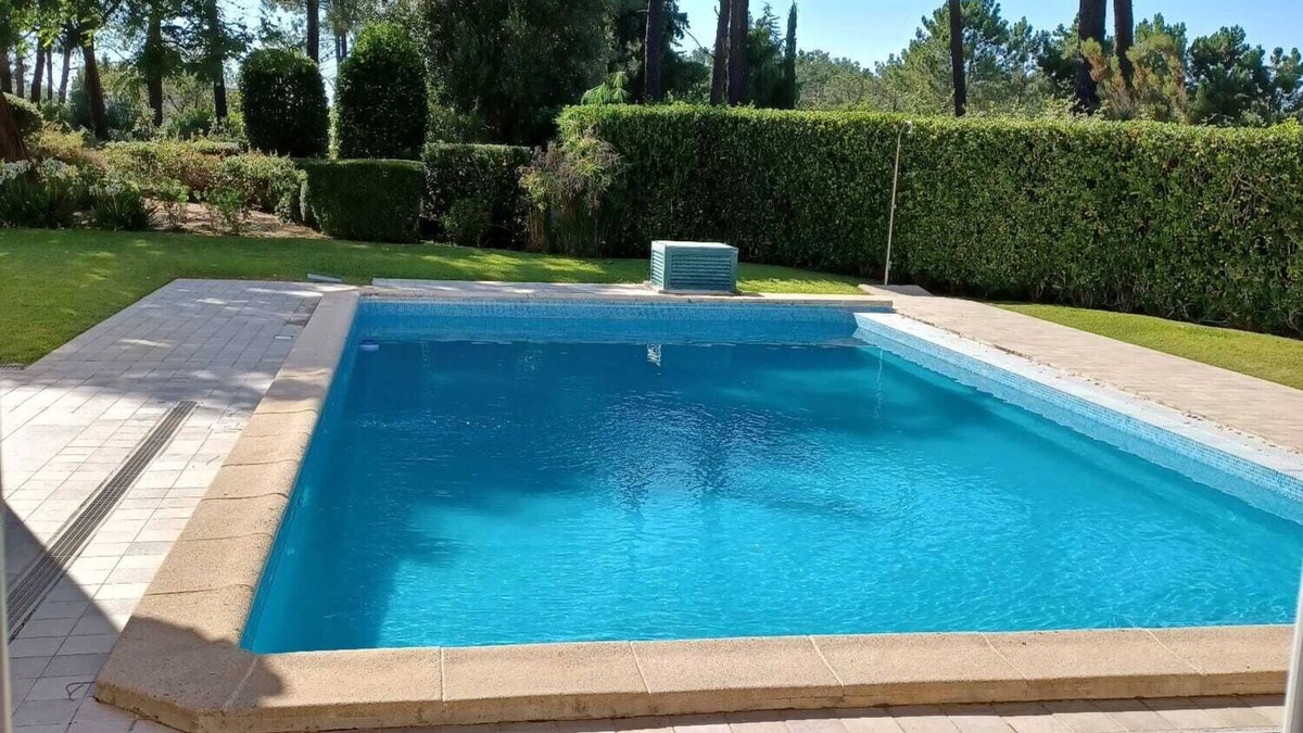 Quinta Do Conde House | Cozy charming house with pool in a golf course 20 m from the beach, near Lisbon.