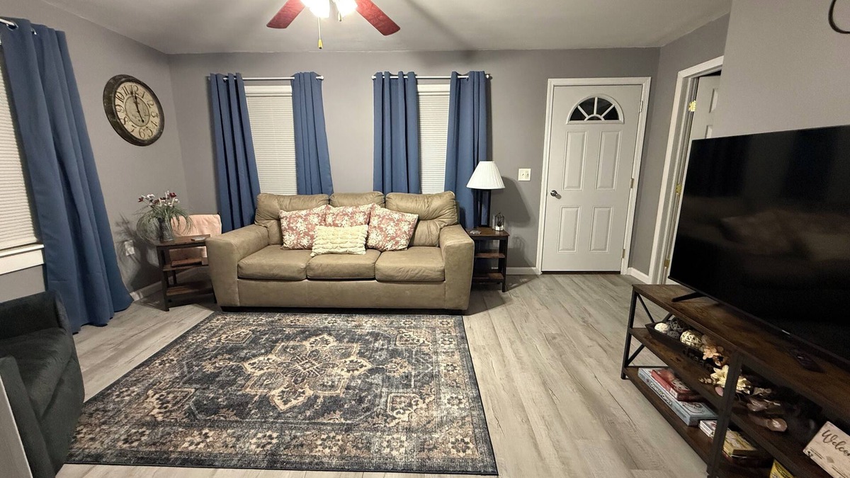 Oswego House | Cozy Charming house in Oswego NY, with WiFi and AC