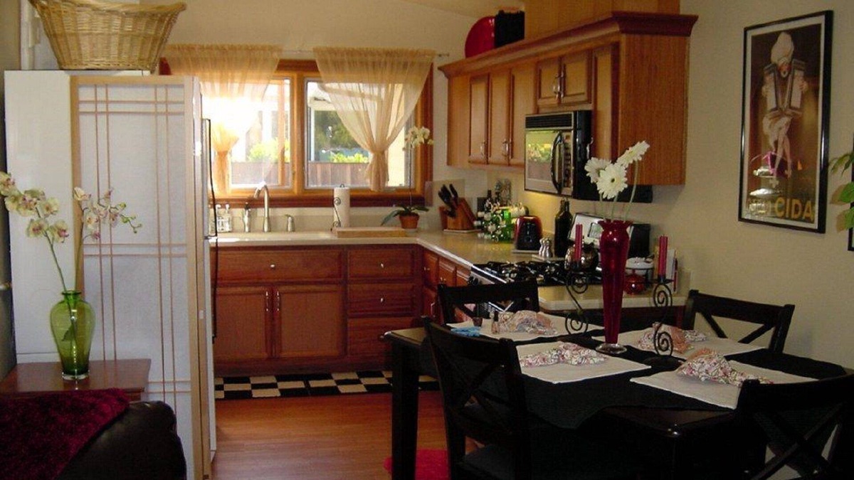 Cardiff-by-the-Sea Apartment | Cozy, Charming, Ocean View studio /Work desk, internet, sanitized cleaning