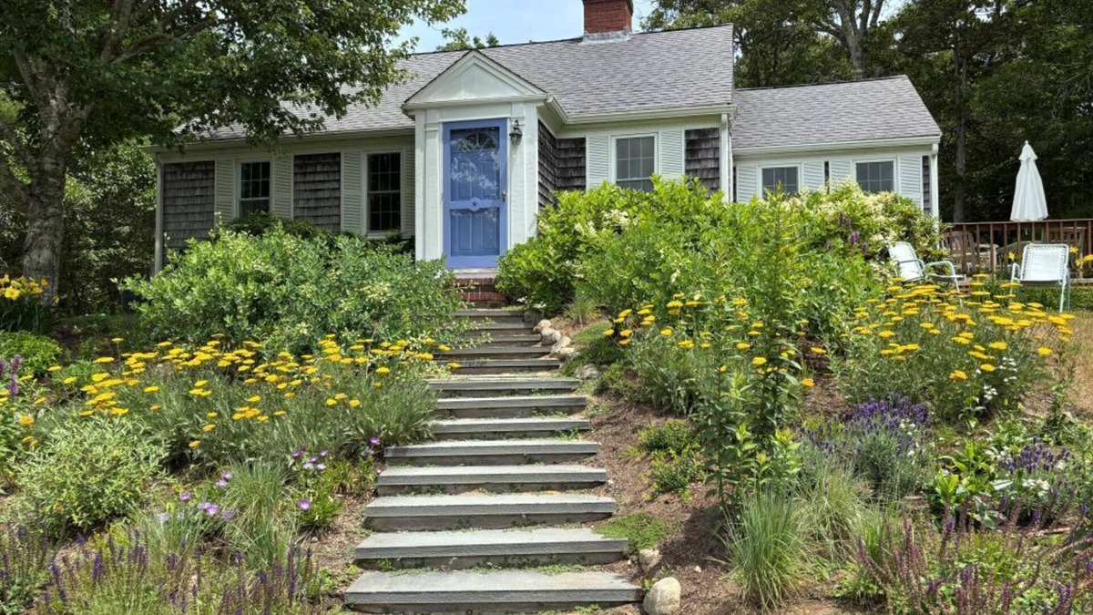 North Chatham House | Cozy Chatham home with privacy and nautical decor