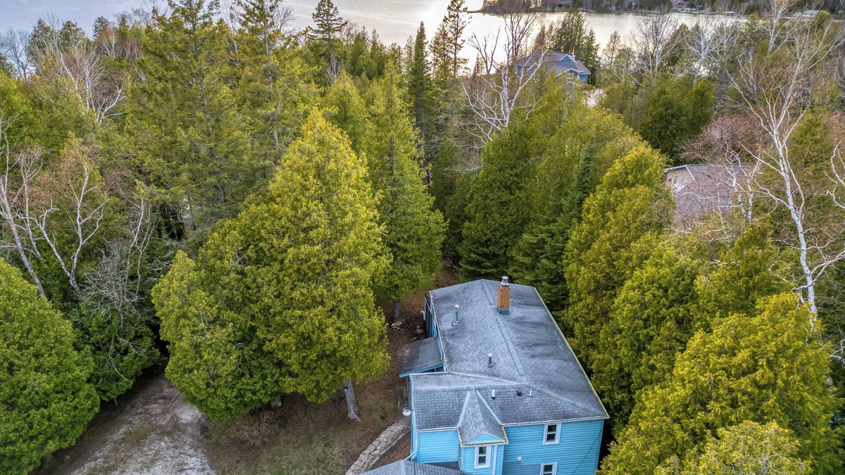 Sturgeon Bay House | Cozy Clark Lake Home with Kayak, Canoe and Bikes- Near Cave Point