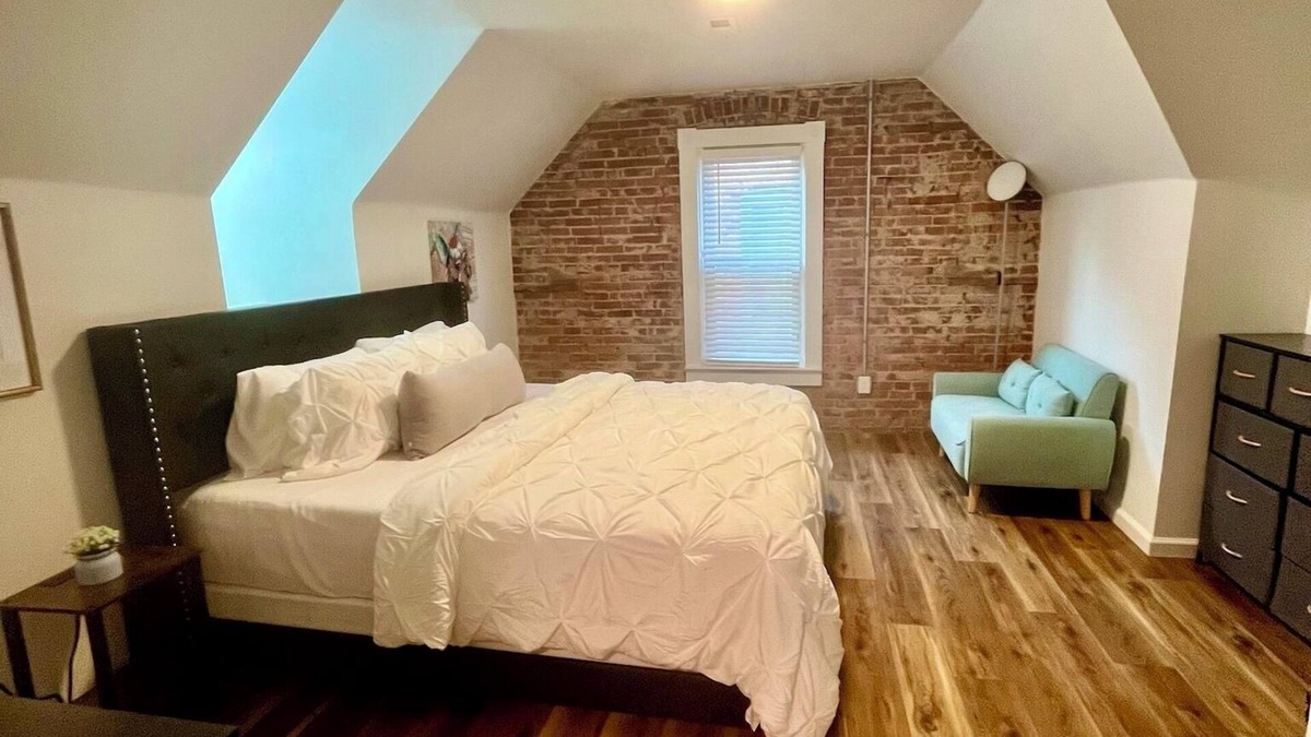 St. Charles Apartment | Cozy Clark Suite in Frenchtown Saint Charles