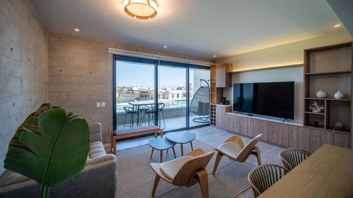 Pisco Apartment | Cozy & Classy flat in Paracas Bay with Balcony View on the Saltwater Lagoon