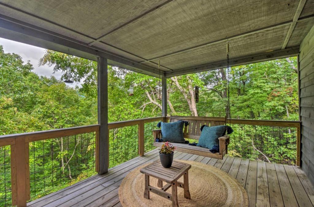Clayton House | Cozy Clayton Cabin with Deck and Mountain Views!
