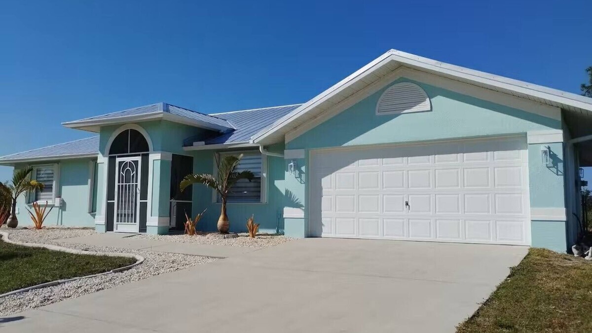 South Gulf Cove House | Cozy coastal themed Vacation Home!