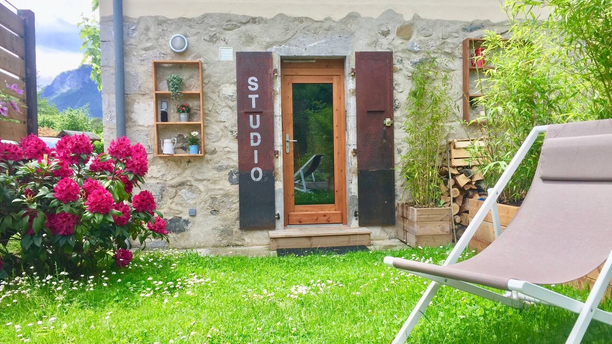 Chaparon Apartment | Cozy cocoon on the edge of Lake Annecy