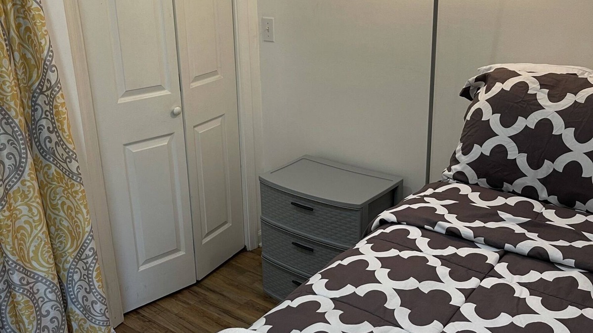 Northwest Cottage | Cozy Comfortable Cottage for One or Two Guest