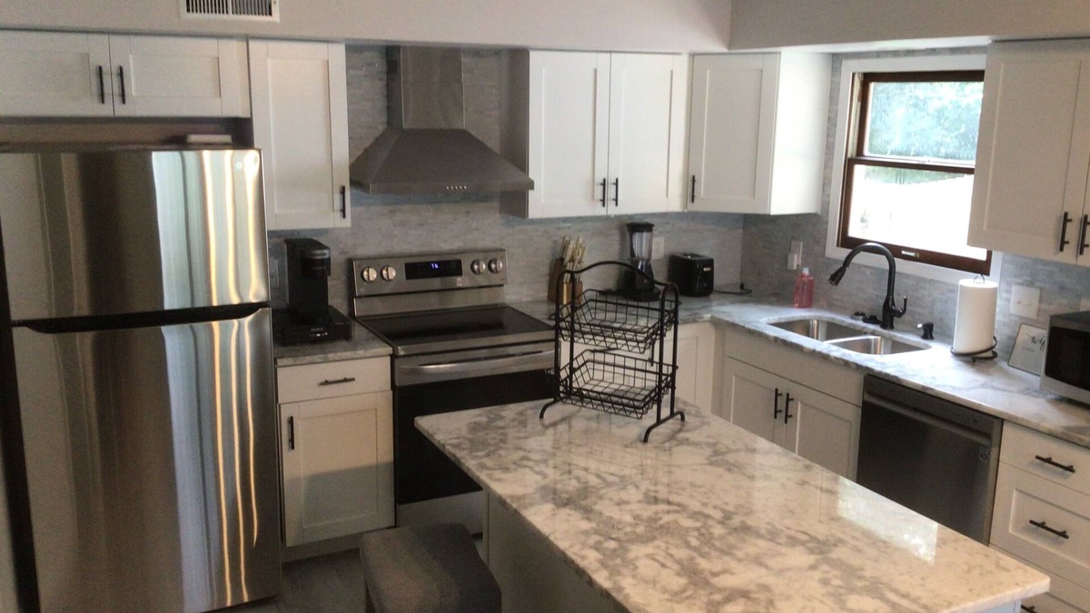 Bedford Condo | Cozy Condo in Serene Neighborhood
