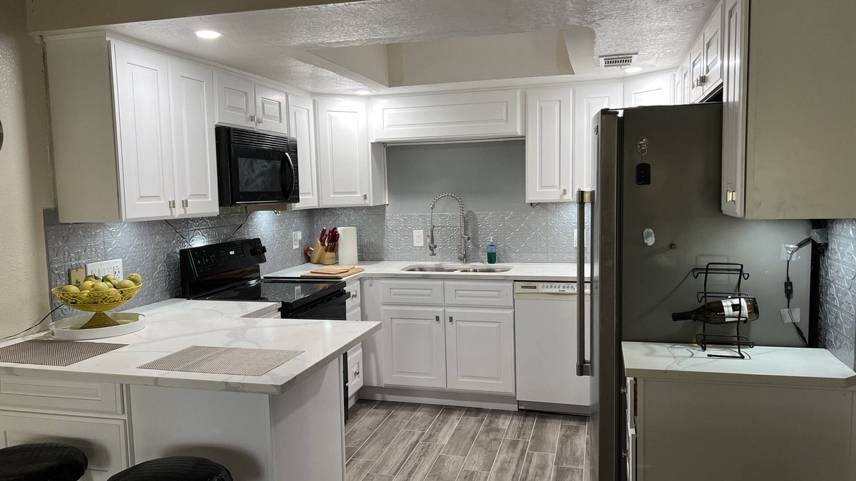 Roswell Condo | Cozy Condo
