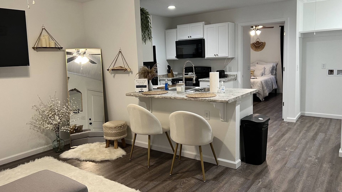 Ludowici House | Cozy Corner A Townhouse Treasure! 15 minutes from Fort Stewart