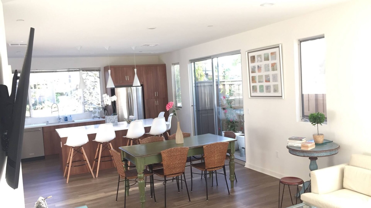 Downtown House | Cozy Costa Mesa Retreat, 2 blocks from city of Newport Beach