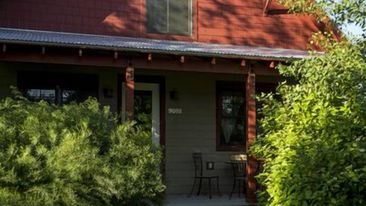 Mountainside Village House | Cozy Cottage At The Base Of Teton Pass