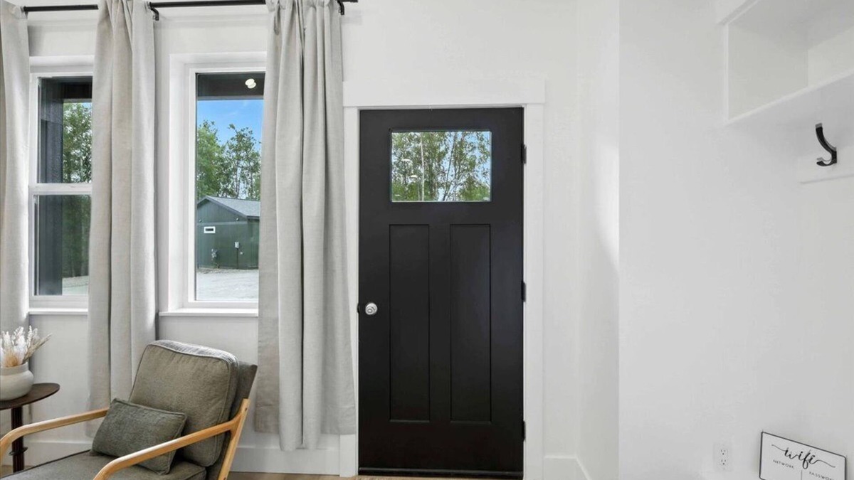 Fishhook Cottage | Cozy Cottage B-Near Hatcher Pass