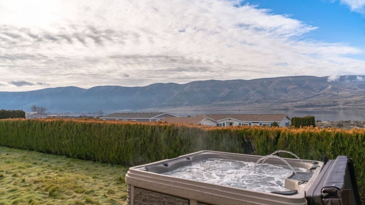 Desert Aire House | Cozy Cottage-breathtaking views w/hot tub