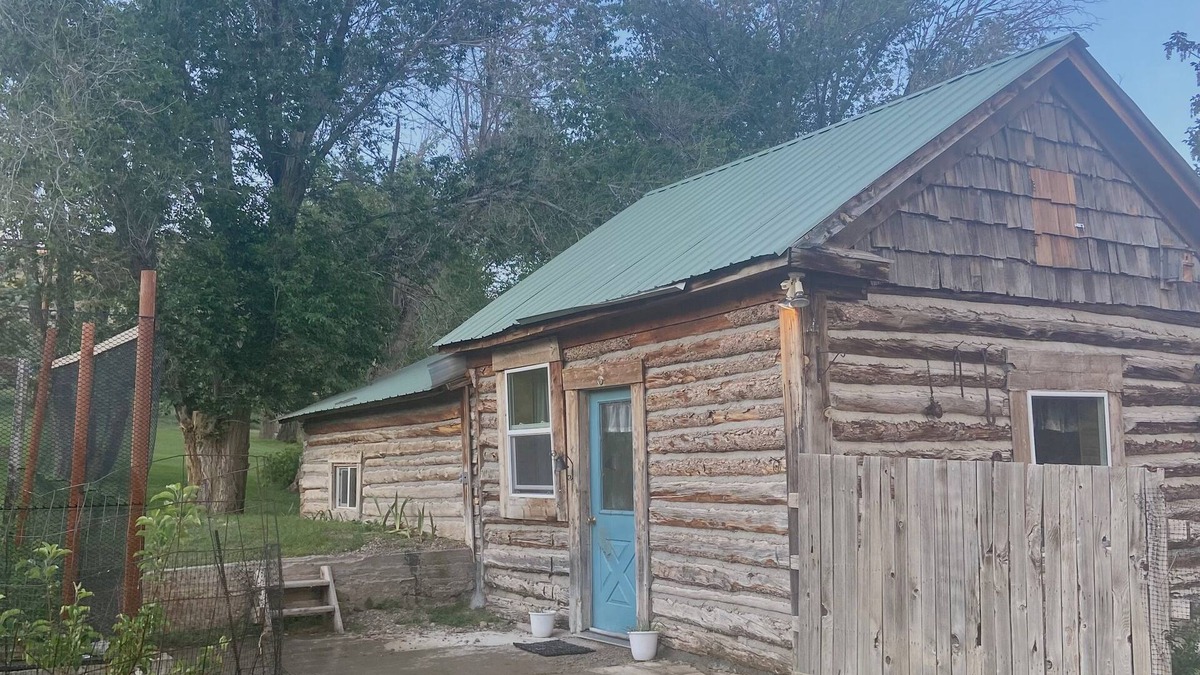 Manila Cabin | Cozy Cottage Cabin