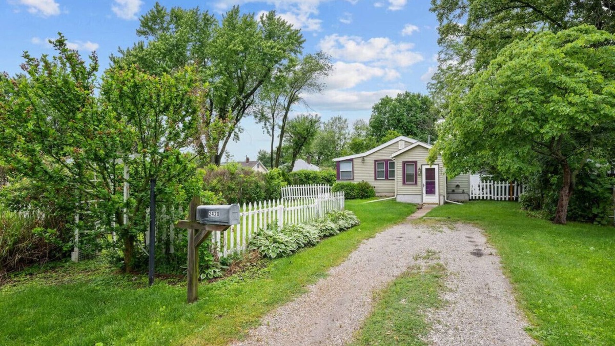 Rock Island House | Cozy Cottage Home in Rock Island