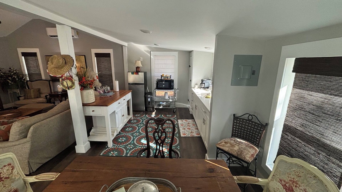 Walterboro - St. George Cottage | Cozy cottage in charming Walterboro with AC, WiFi
