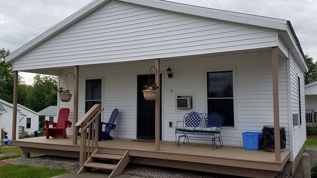 Vergennes Cottage | Cozy cottage in charming Ferrisburgh with WiFi and Heat/AC