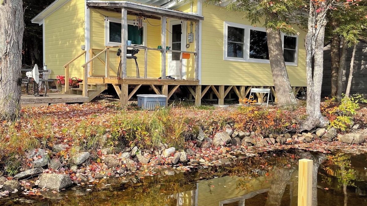 Lincoln Cottage | Cozy cottage in charming Lincoln, ME with AC