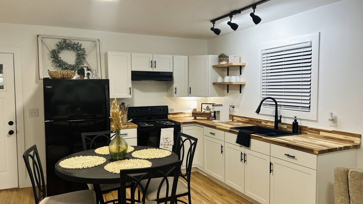 Milledgeville Cottage | Cozy cottage just steps away from Downtown Milledgeville!!