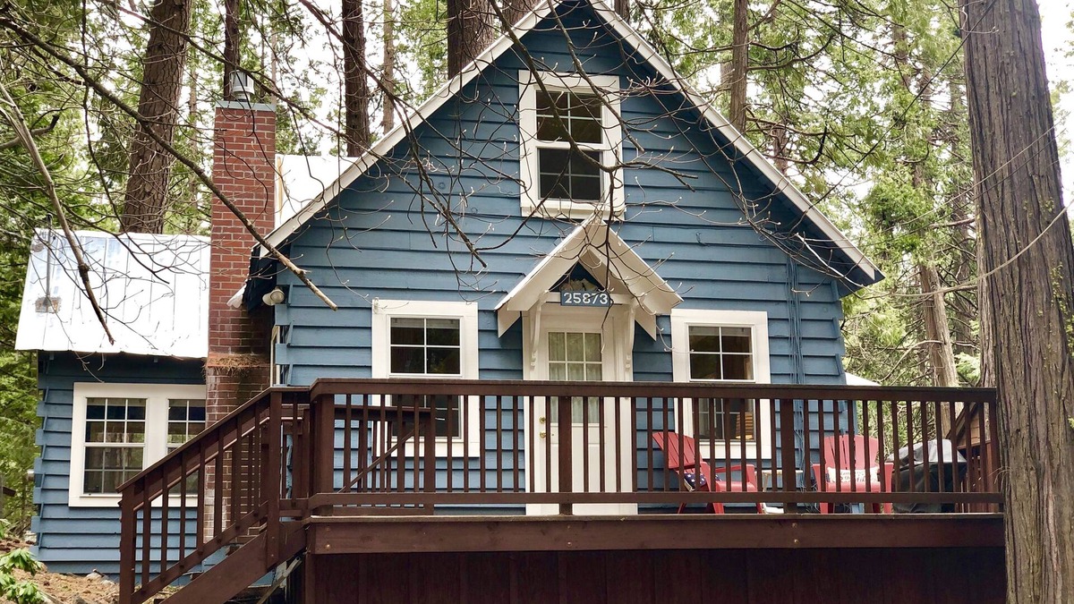 Long Barn Cabin | Cozy Cottage near Pinecrest/Dodge Ridge *WiFi*