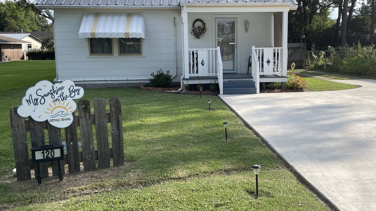 Pierre Part Cottage | Cozy Cottage on the bay near Lake Verret. Great for all water sports and fishing