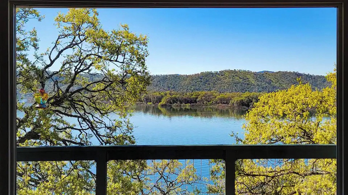 Clear Lake House | Cozy Cottage: Panoramic Lake Views, WiFi, Deck