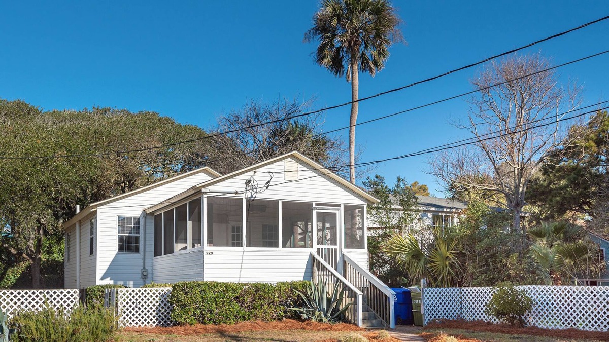 Folly Beach House | Cozy Cottage-Screened Porch-Central Location -Beach Access Across- Pet Considered
