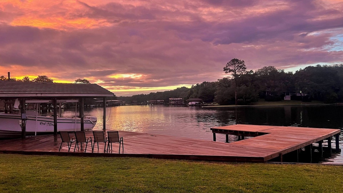 Fort Walton Beach House | Cozy cottage with water views, beach area, dock access & on-site boat launch!