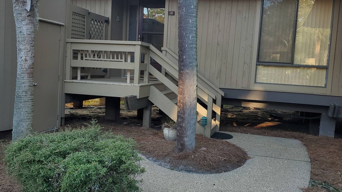 Moss Creek Cottage | Cozy cottage with tidal salt marsh view. Walk to golf, tennis, pool, fitness ctr