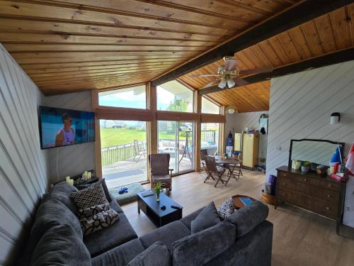 Grand Barachois House | Cozy cottage with private beach access