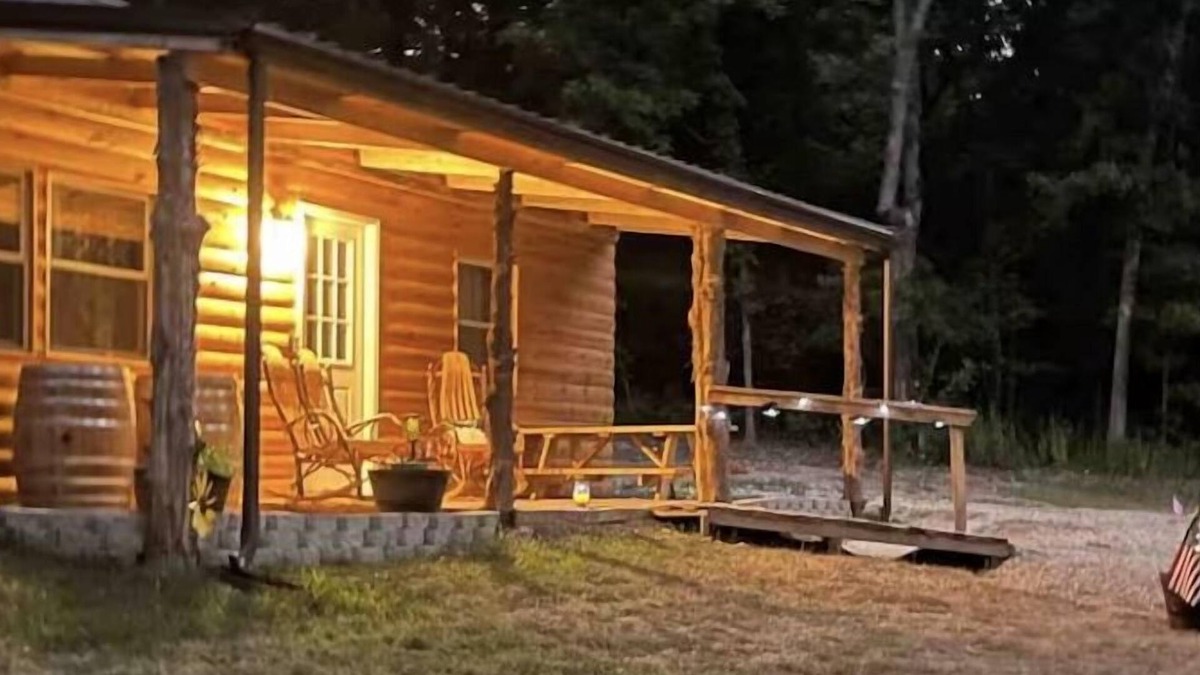 Duke Cabin | Cozy Country Cabin By Ft Wood & 1 mile Shrine club