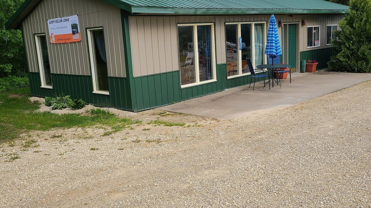 Fountain City Cabin | Cozy country lodge with 1 bedroom and WiFi, AC in enjoyable Fountain City