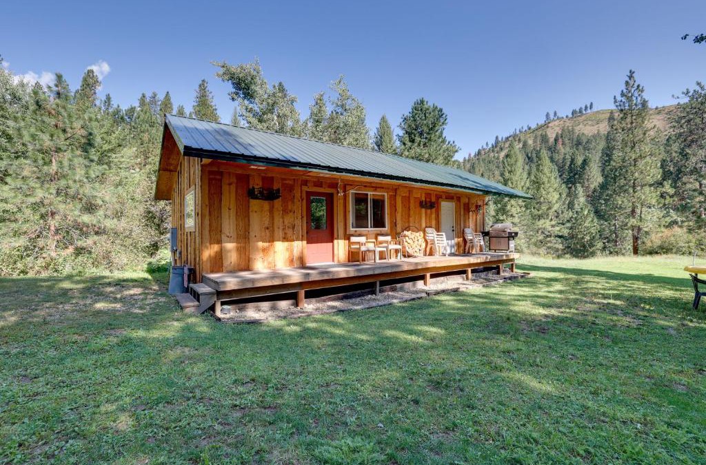 Boise House | Cozy Countryside Cabin in Robie Creek Park!