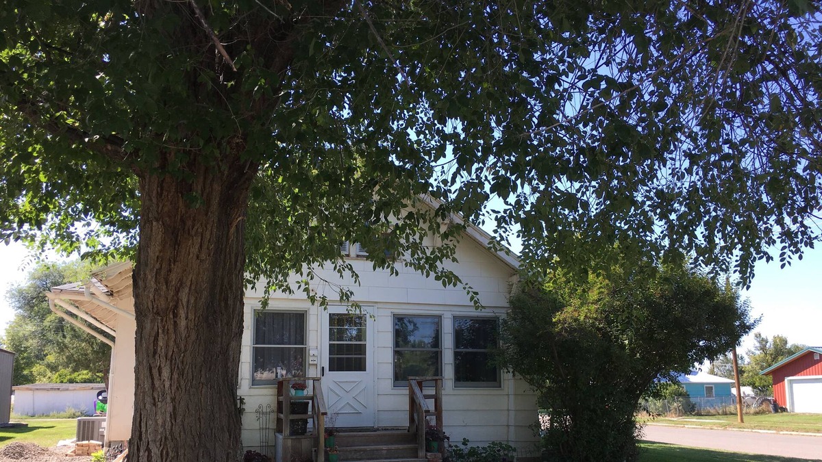 Hardin Cottage | Cozy Craftsmam Cottage close to Little Big Horn Battlefield and IHS.