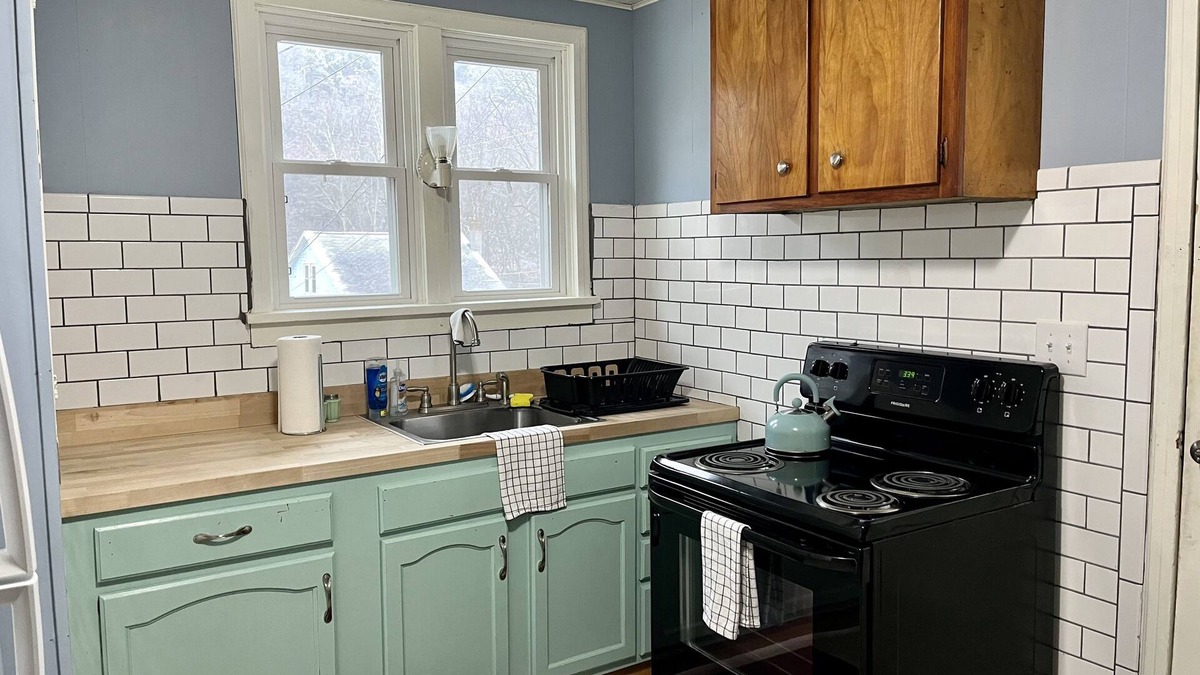 Lewistown Cottage | Cozy creek cottage close to downtown