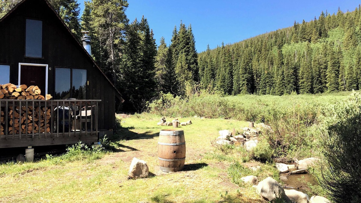 Blue River House | Cozy Creekside Cabin on 1.5 acres minute to Breckenridge