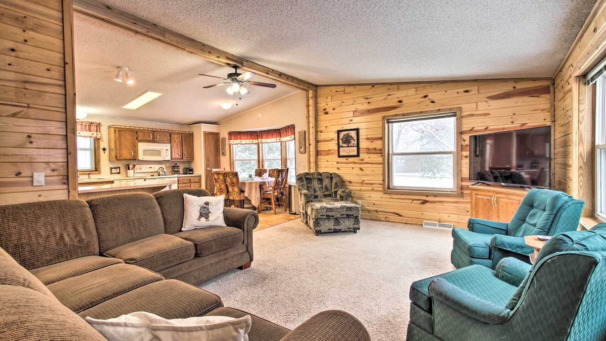 Crosby Cabin | Cozy Crosby Cabin Near Serpent Lake + Main St