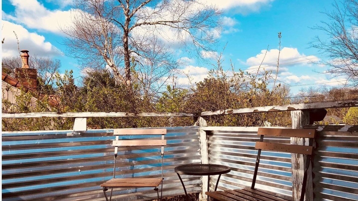 Inglewood Apartment | Cozy-Cute-Very Safe one bedroom ￼Treetop apt in East Nashville
