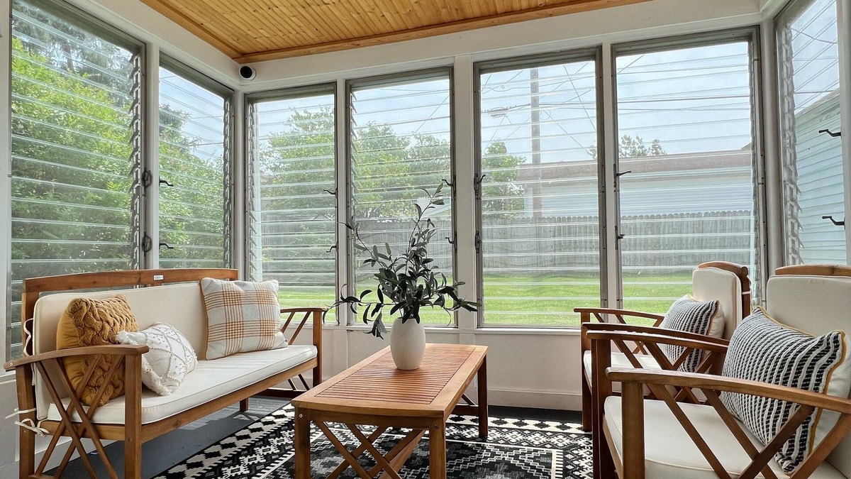 Fort Wayne House | Cozy Designer 3BR Home